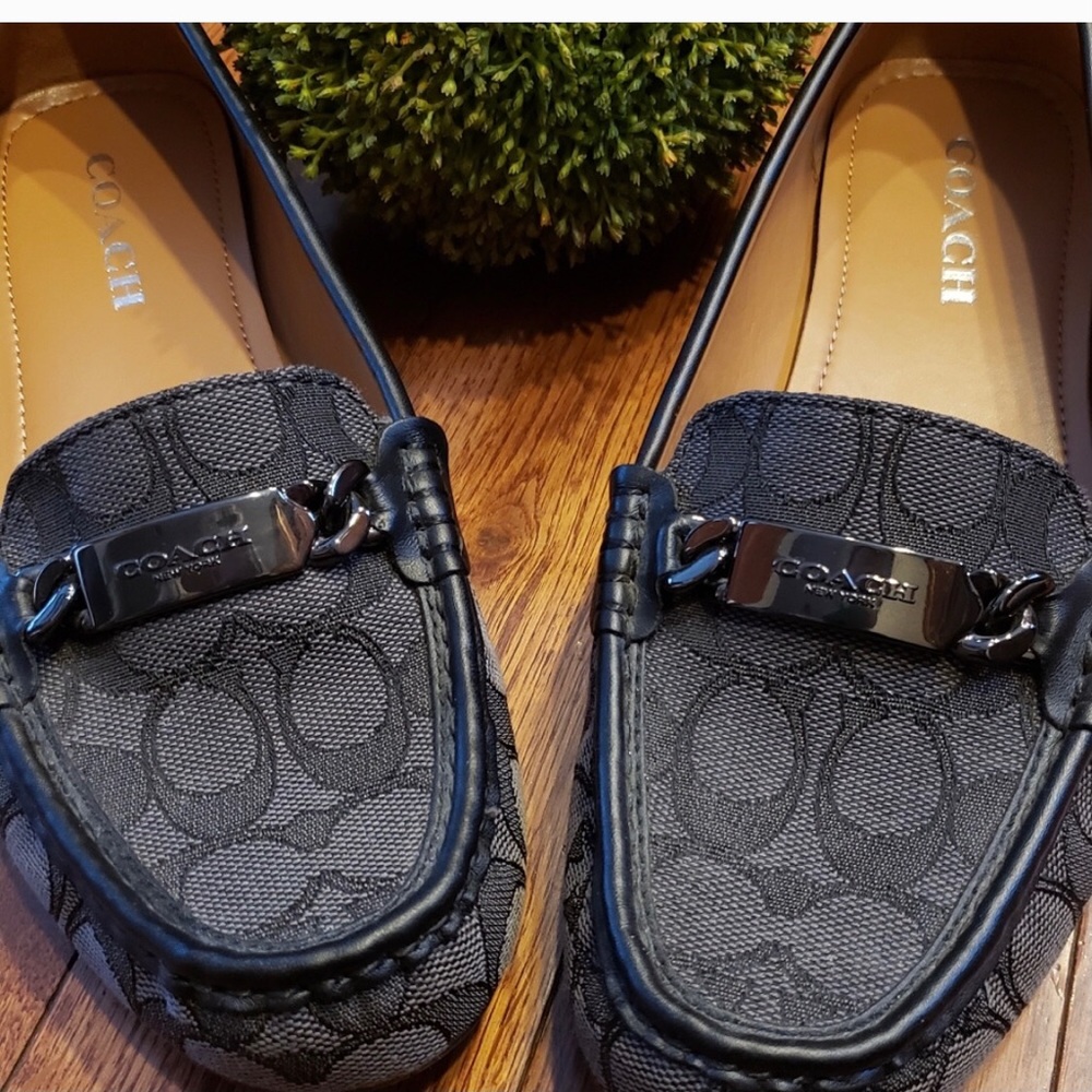 🖤 🐎 SOLD Coach “Olive” Loafer Size 10